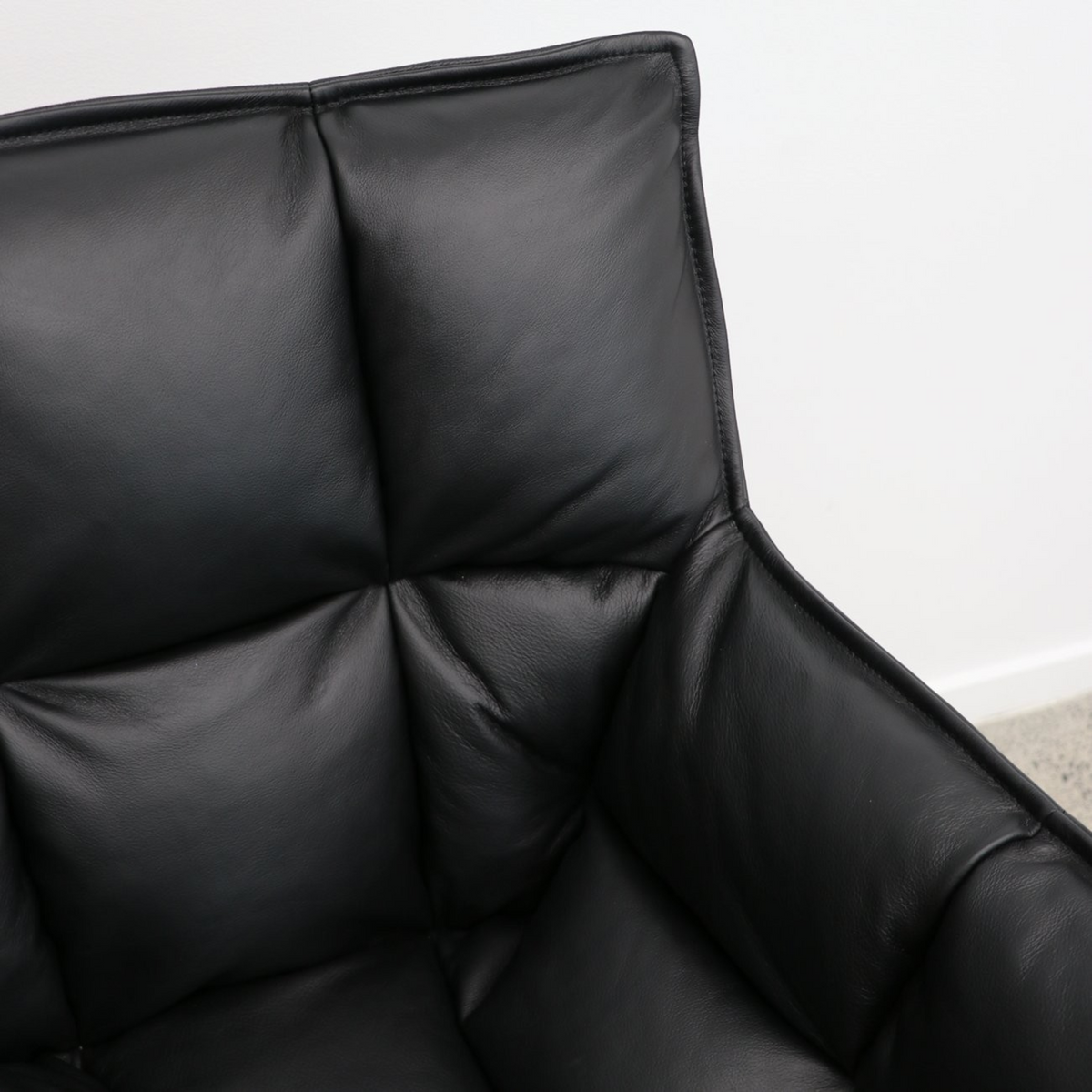 Memphis Swivel Armchair | Black Leather
