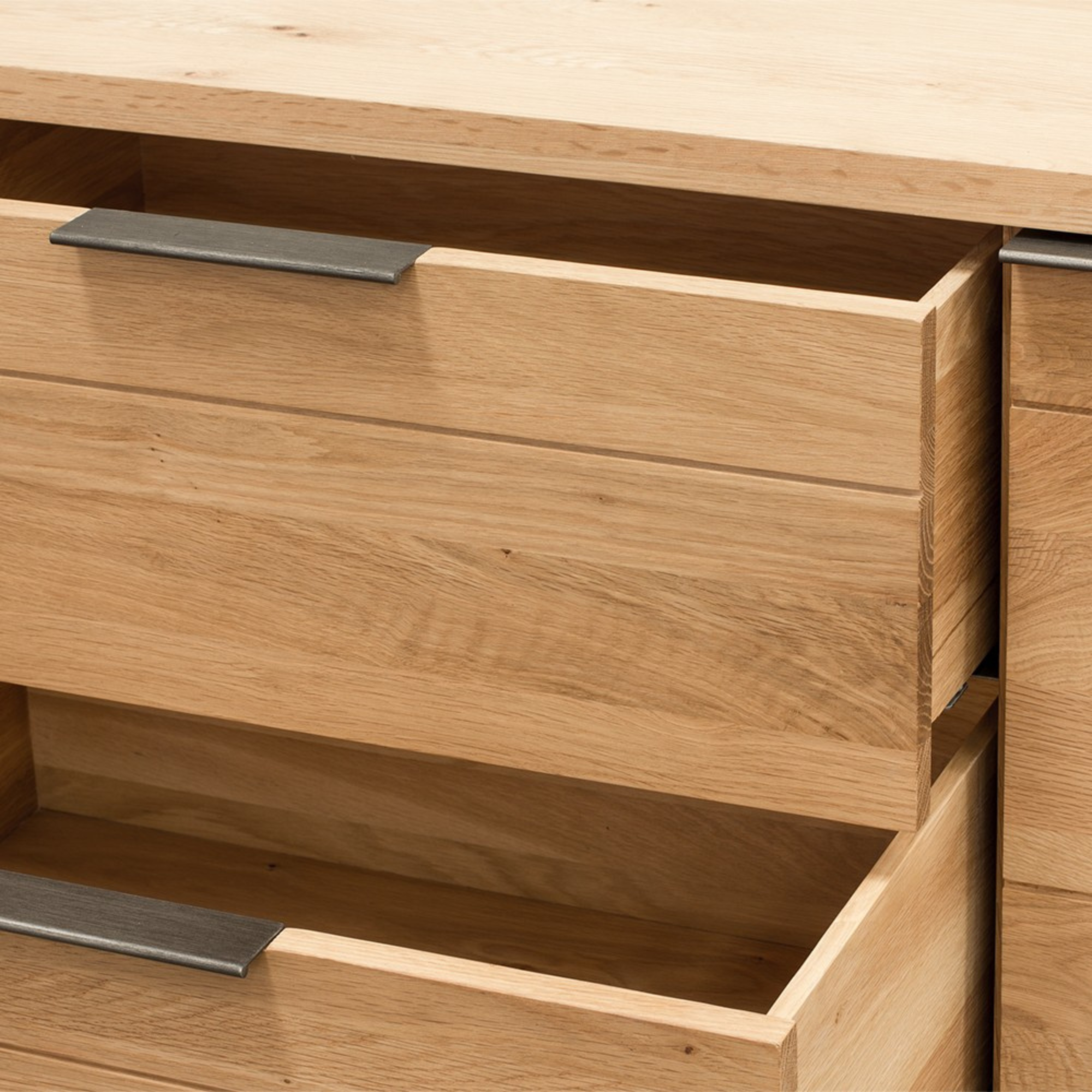 NEW YORKER BUFFET | SIDEBOARD