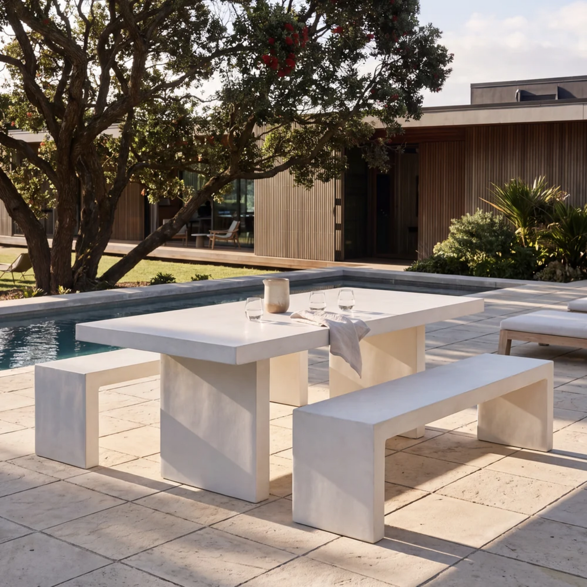 Palma Outdoor Concrete Table | Chalk