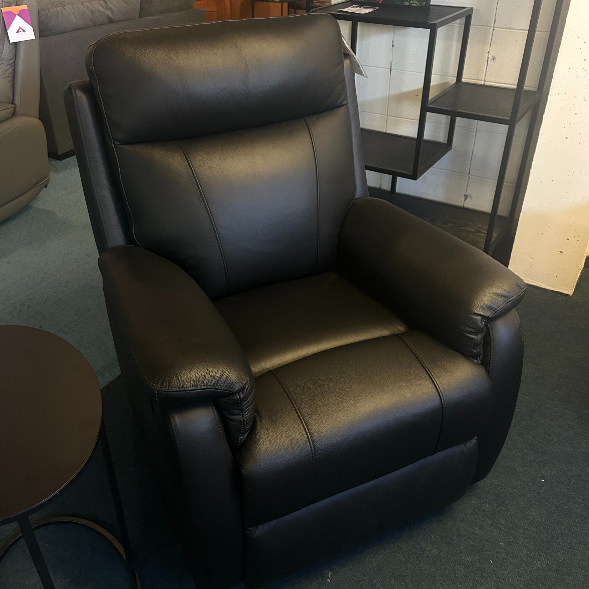 Roberto Recliner | Black Leather