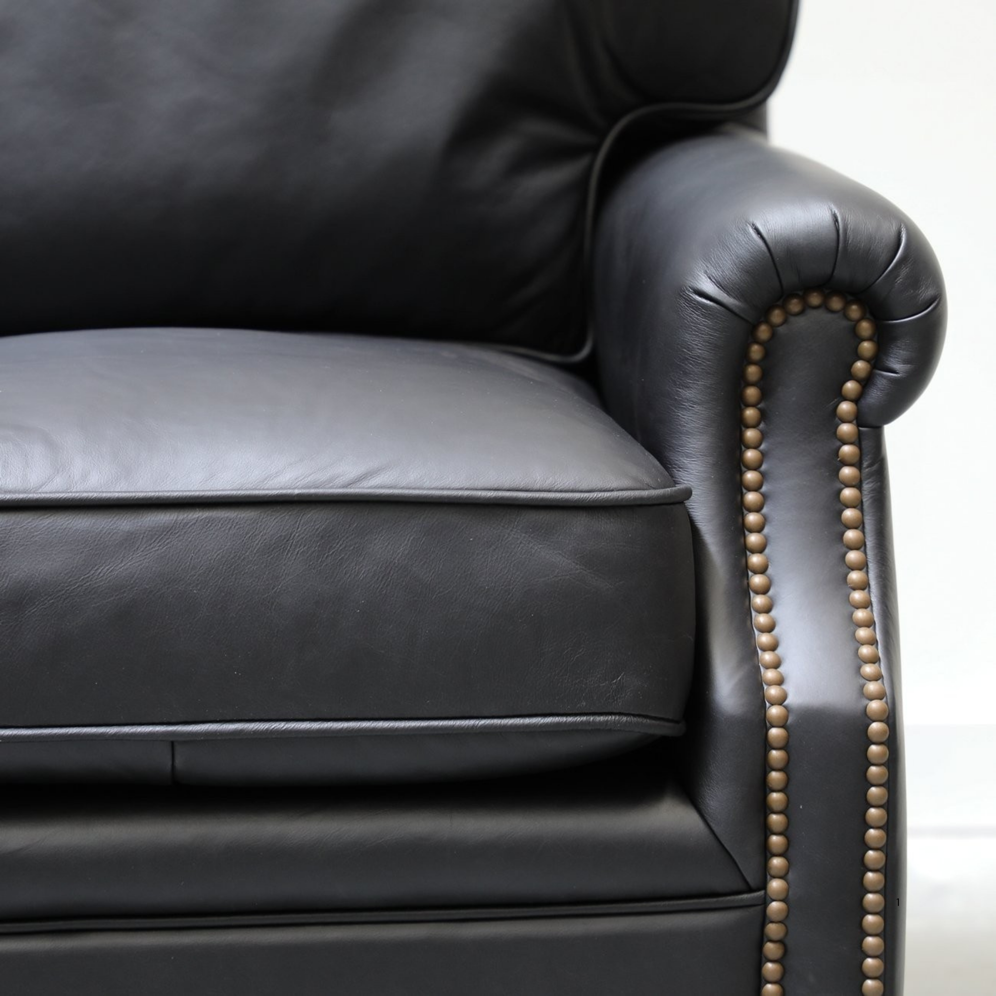 BRUNTON ARMCHAIR | ONYX