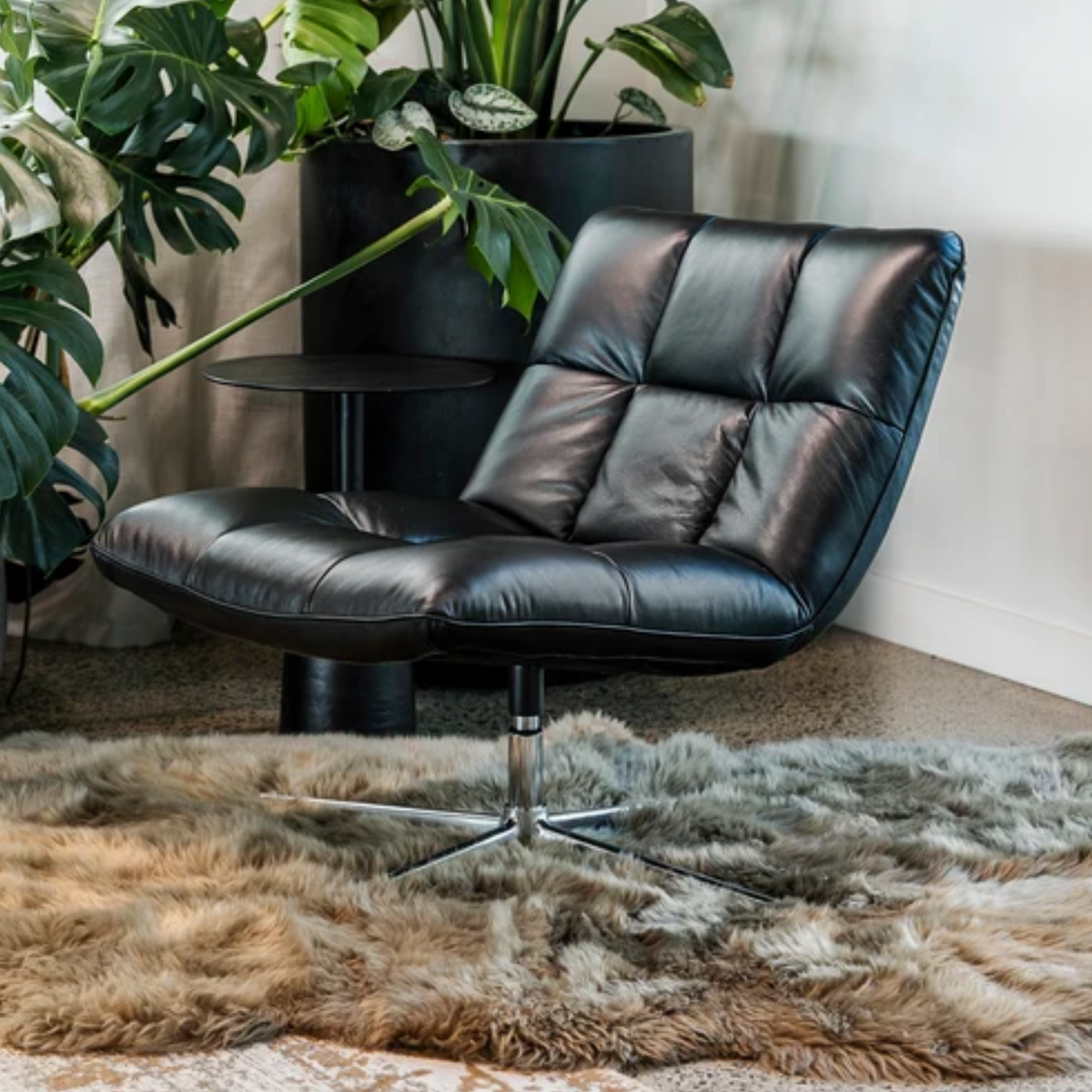 Hendrix Swivel Chair | Black Leather