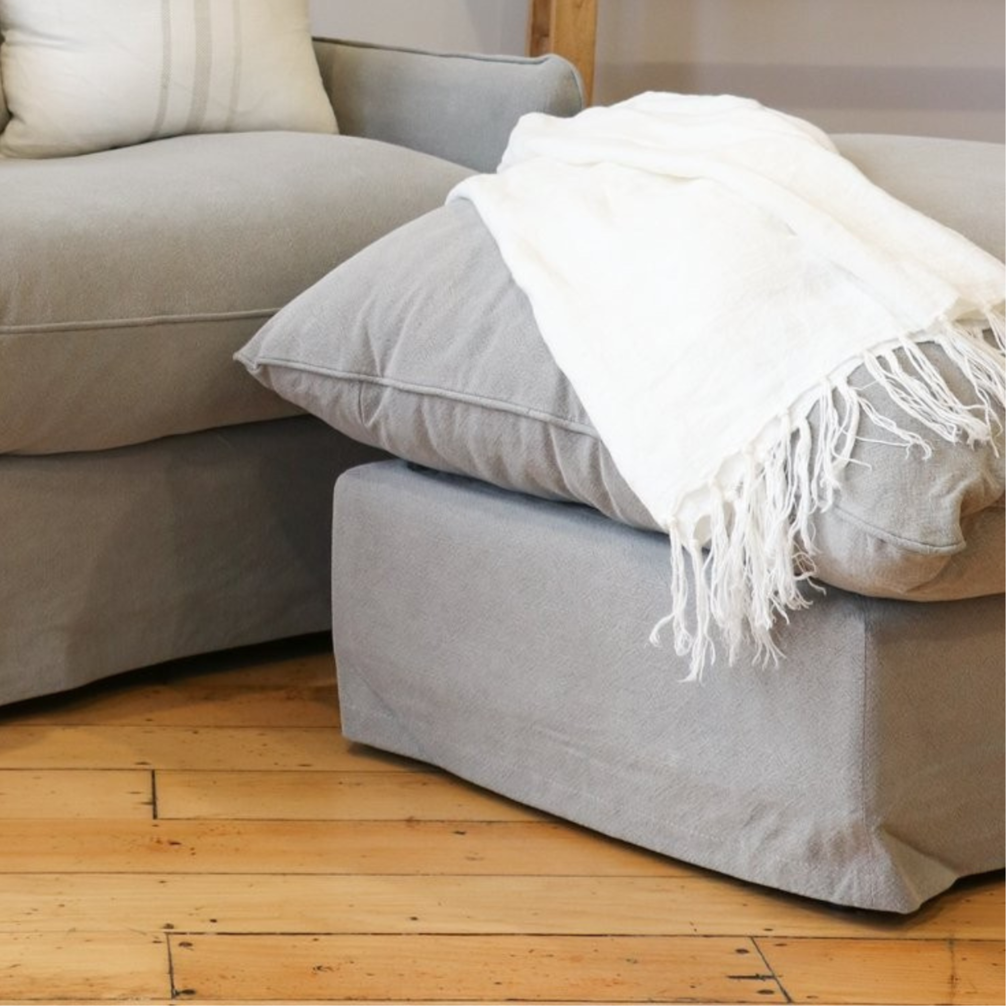 LOTUS OTTOMAN | CEMENT