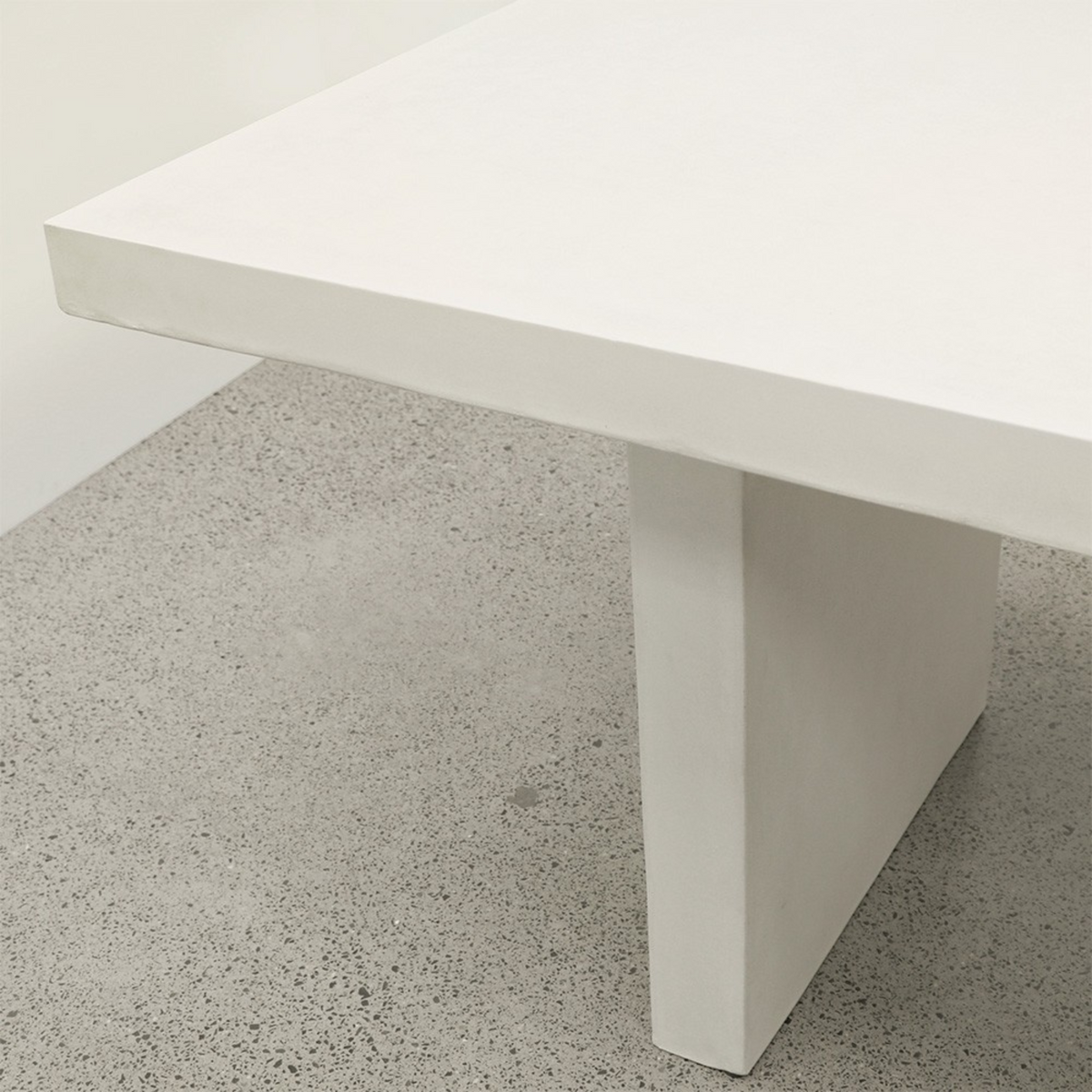 Palma Outdoor Concrete Table | Chalk
