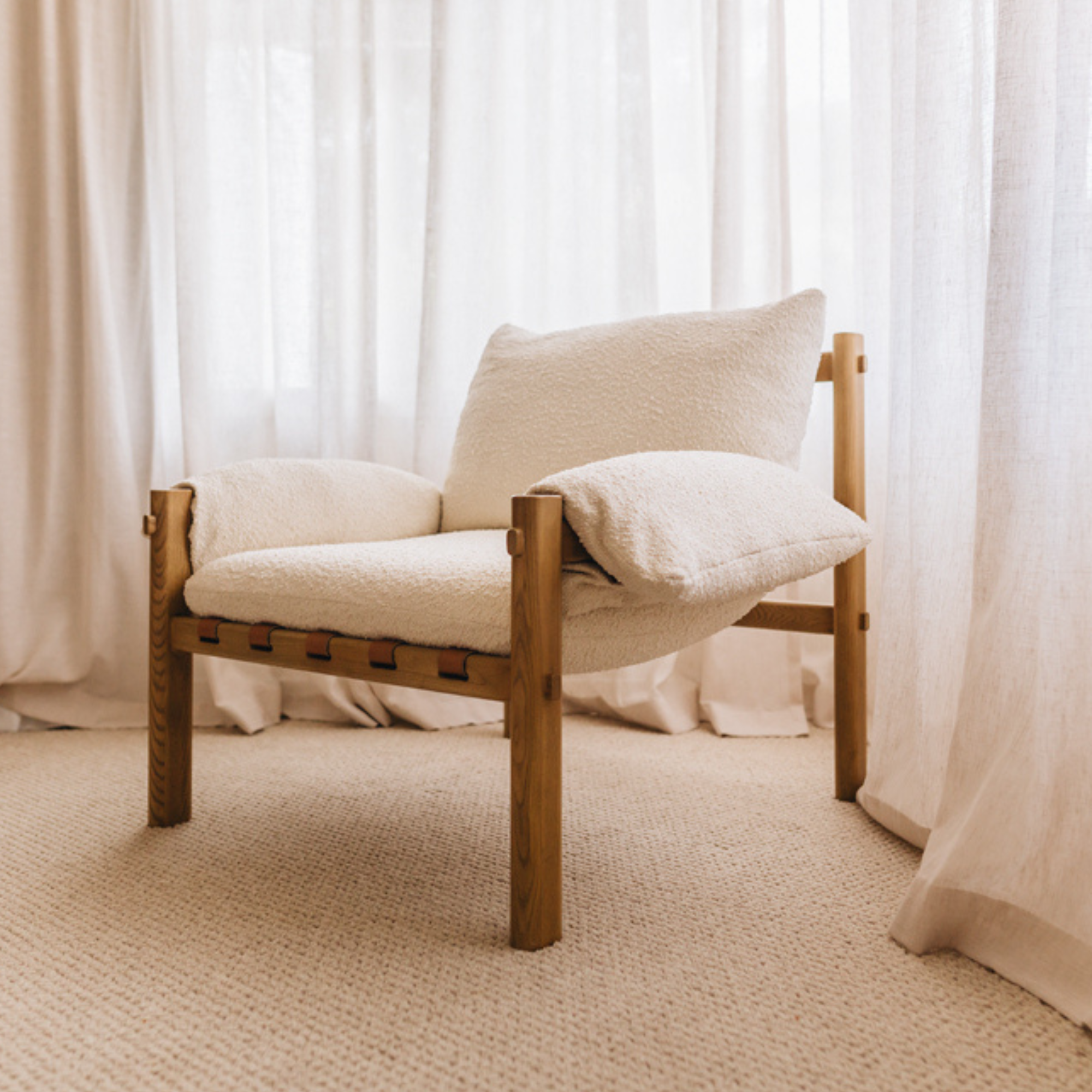 RETREAT ARMCHAIR