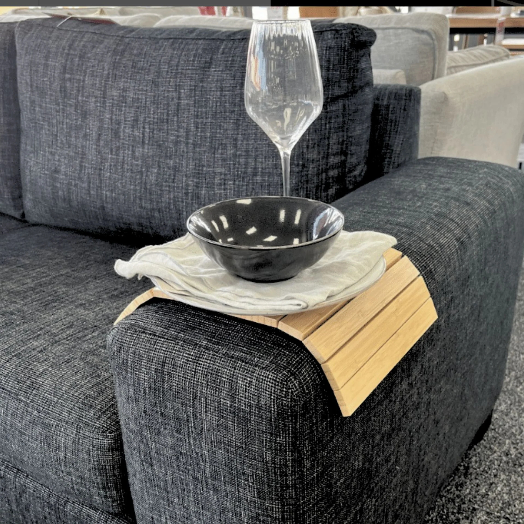 SLINKY SOFA HUGGING TABLE | 3 COLOURS