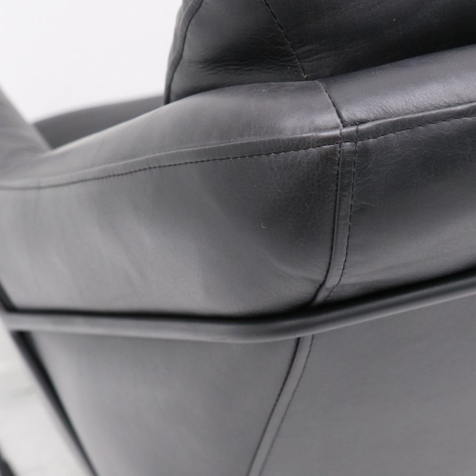 WORKSHOP LEATHER ARMCHAIR | 3 LEATHER COLOURS